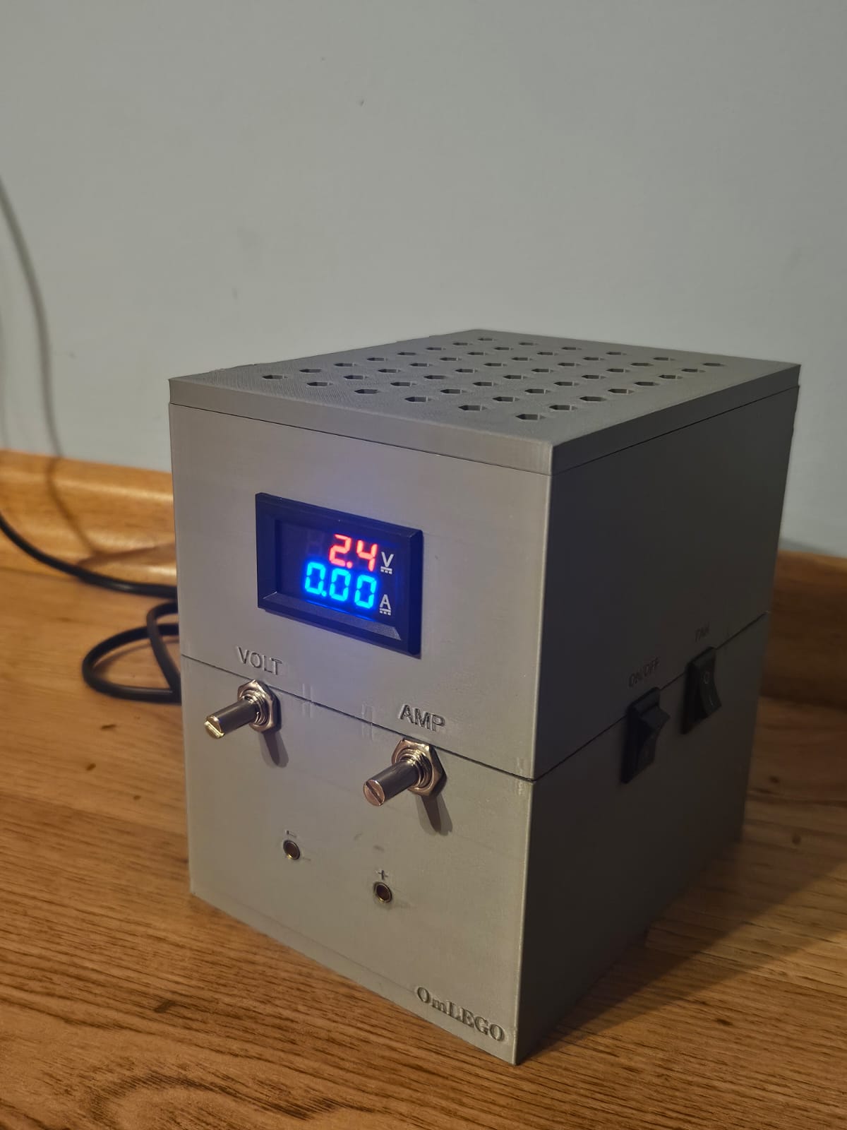 Smart Bench Power Supply Photo 2